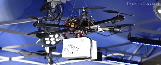 Verkkokauppaostokset lentopakettina kotiovelle.